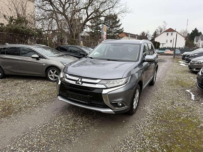 Gebraucht Mitsubishi Outlander Diamant Edition 150 PS (110 kW) 2017 Grau SUV