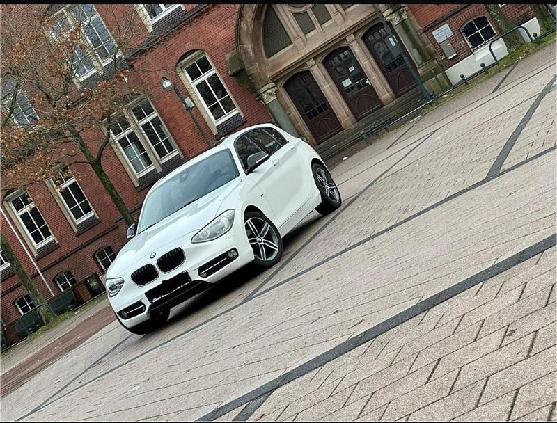 Weiß Gebraucht 2013 BMW 125 Sport Line Kleinwagen | 11.200 € (Fairer Preis) - Bild 1/4