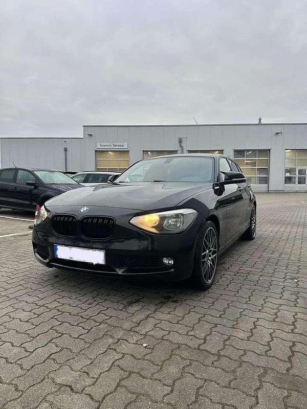 Gebraucht BMW 116 136 PS (100 kW) 2012 Schwarz Kleinwagen
