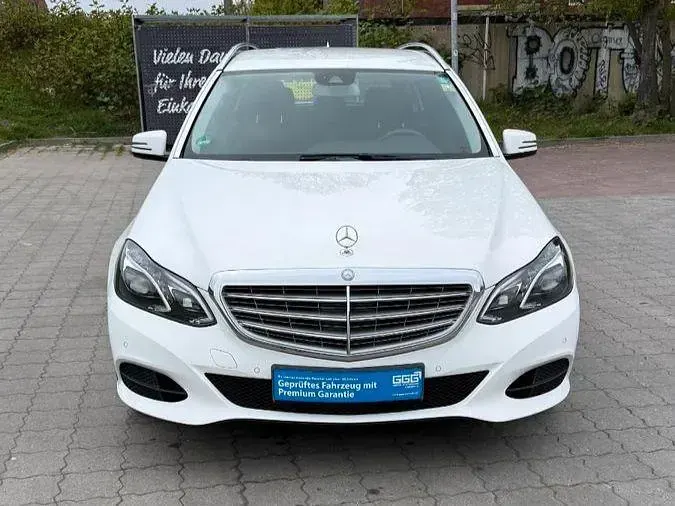 Gebraucht Mercedes E350 Elegance 258 PS (189 kW) 2015 Weiß Limousine