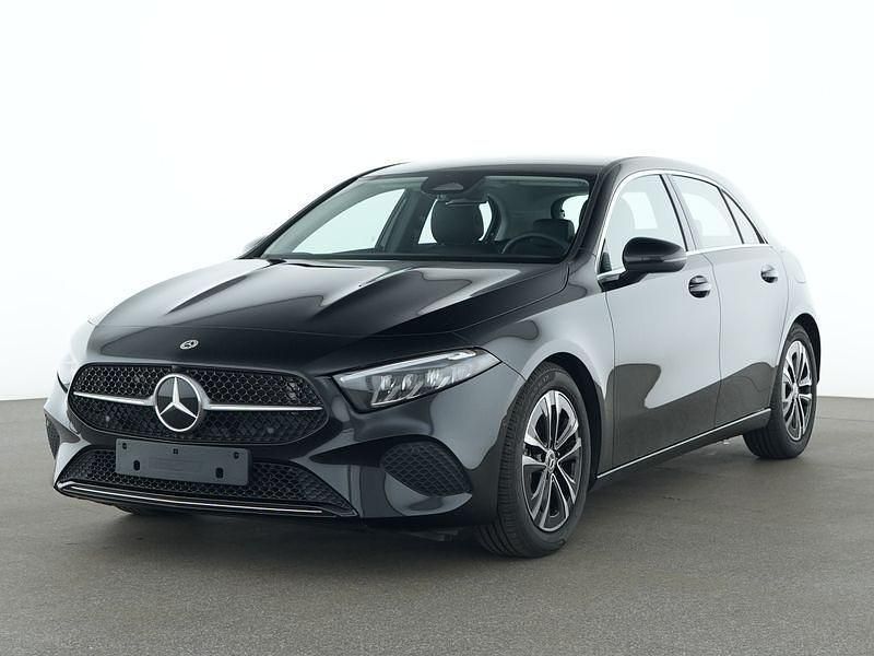 Schwarz Gebraucht 2024 Mercedes A180 Progressive Limousine | 27.540 € (Guter Preis) - Bild 1/3
