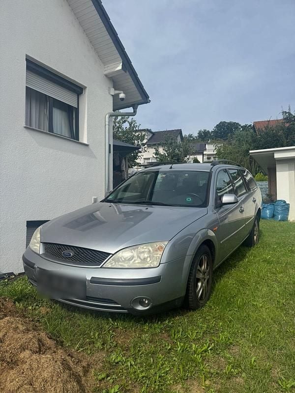Gebraucht Ford Mondeo 146 PS (107 kW) 2003 Silber Kombi