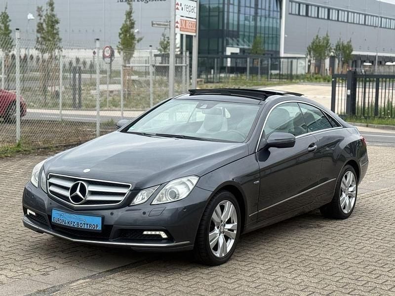 Gebraucht Mercedes E350 292 PS (214 kW) 2009 Grau Coupé