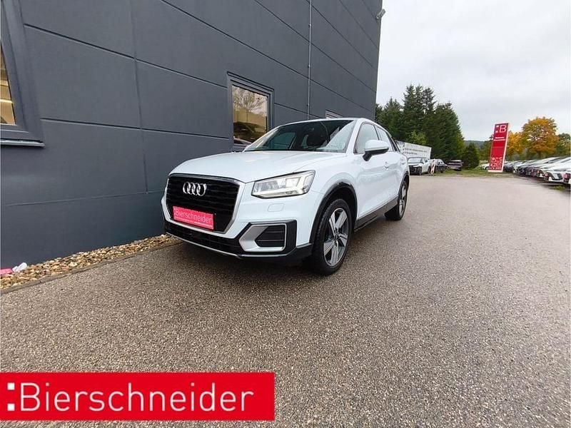 Weiss Gebraucht 2020 Audi Q2 Design SUV | 22.490 € (Fairer Preis) - Bild 1/4