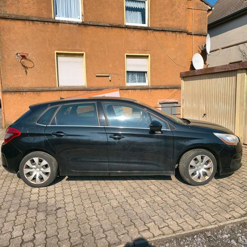 Gebraucht Citroën C4 120 PS (88 kW) 2012 Schwarz Kleinwagen