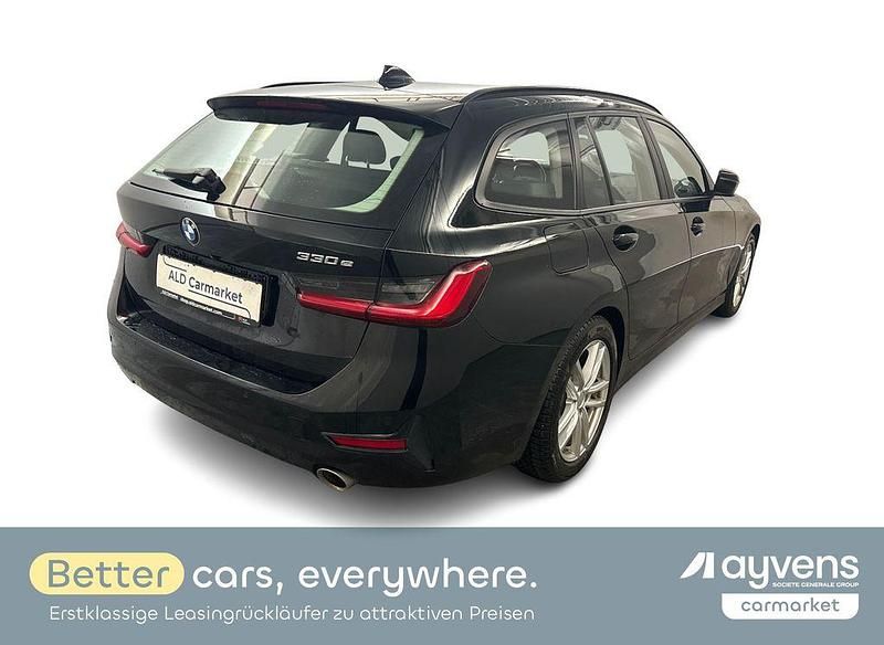 Gebraucht BMW 330e Advantage 184 PS (135 kW) 2021 Schwarz ii Kombi