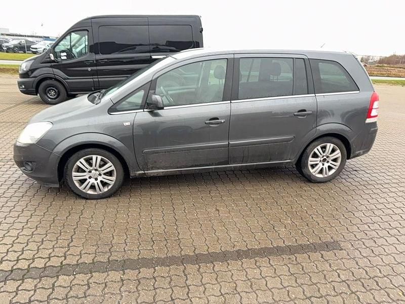 Gebraucht Opel Zafira Family 125 PS (91 kW) 2012 Grau Van / Kleinbus