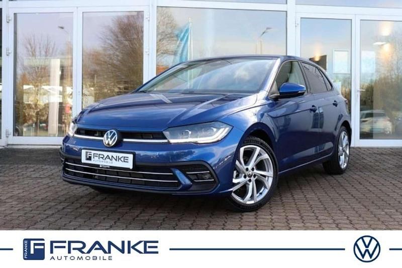 Reef blue (blau) Gebraucht 2024 VW Polo Style Limousine | 26.900 € (Teuer) - Bild 1/4