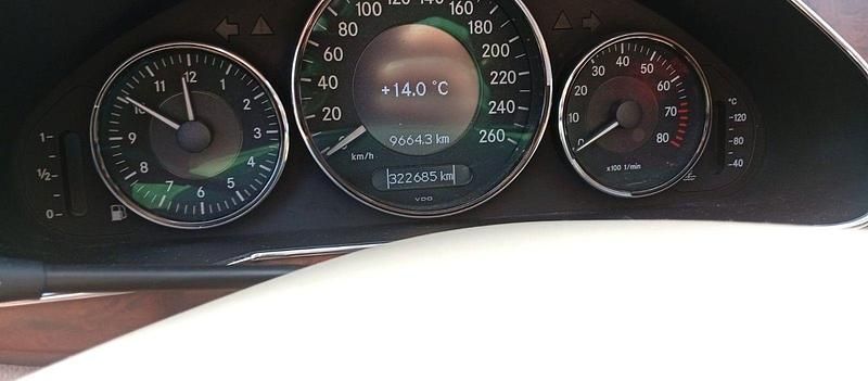 Gebraucht Mercedes CLS350 292 PS (214 kW) 2007 Rot Coupé