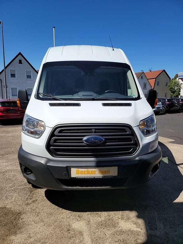 Gebraucht Ford Transit Trend 131 PS (96 kW) 2018 Frozen white Van / Kleinbus