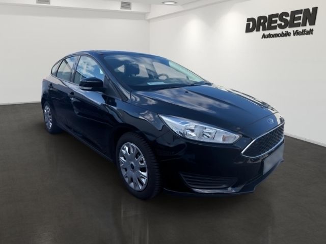 Gebraucht Ford Focus Ambiente 101 PS (74 kW) 2017 Schwarz Limousine