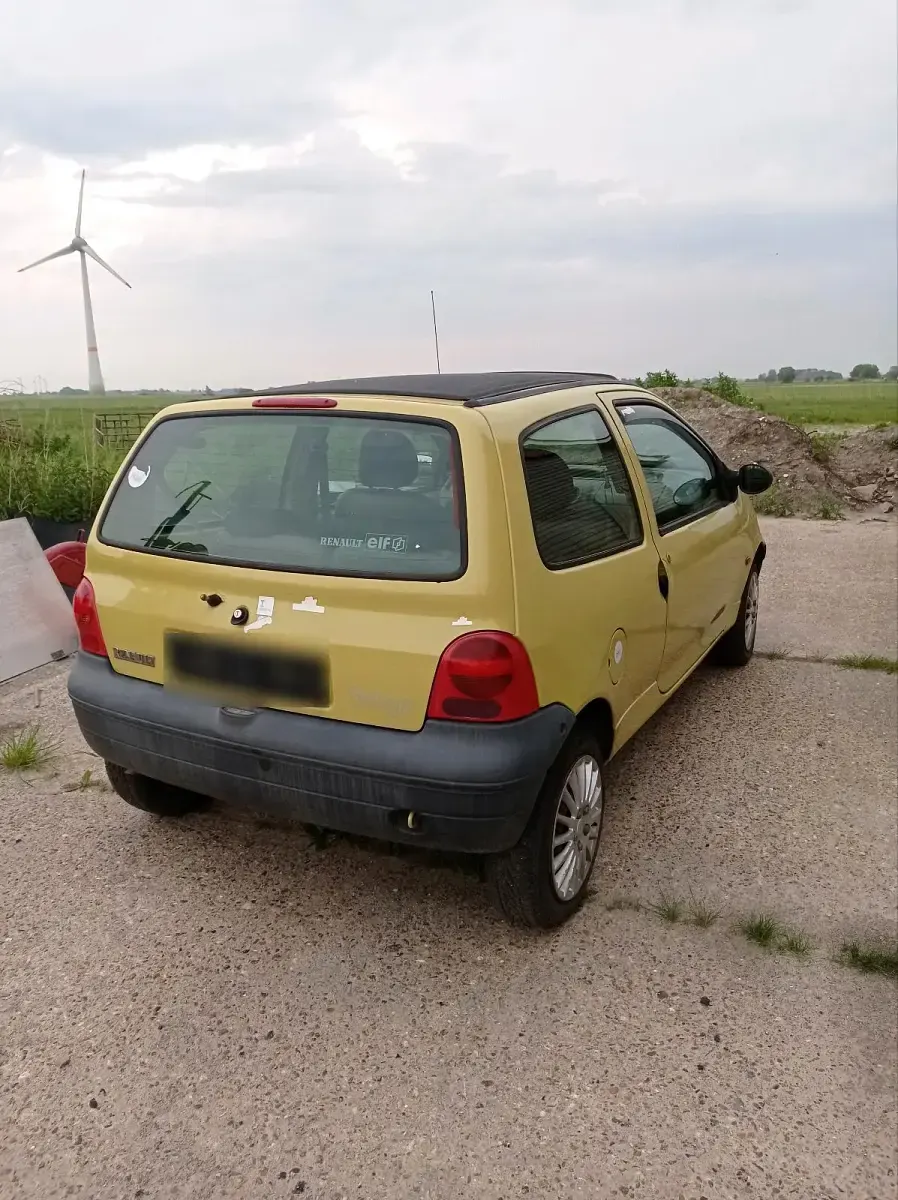 Używany Renault Twingo 58 KM (42 kW) 2001 Żółty Hatchback