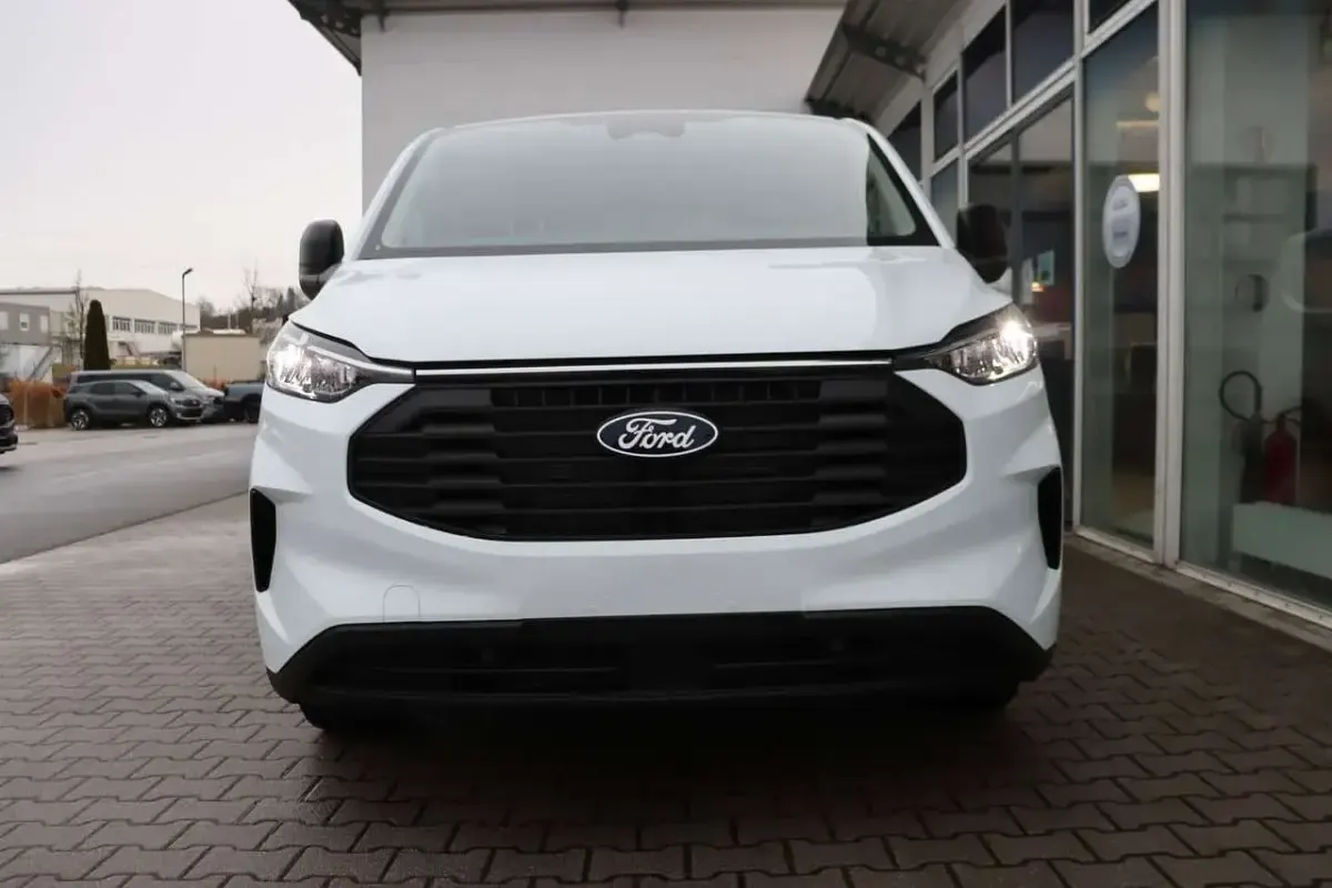 Neu Ford Transit Custom Trend 150 PS (110 kW) 2026 Frozen white Van / Kleinbus