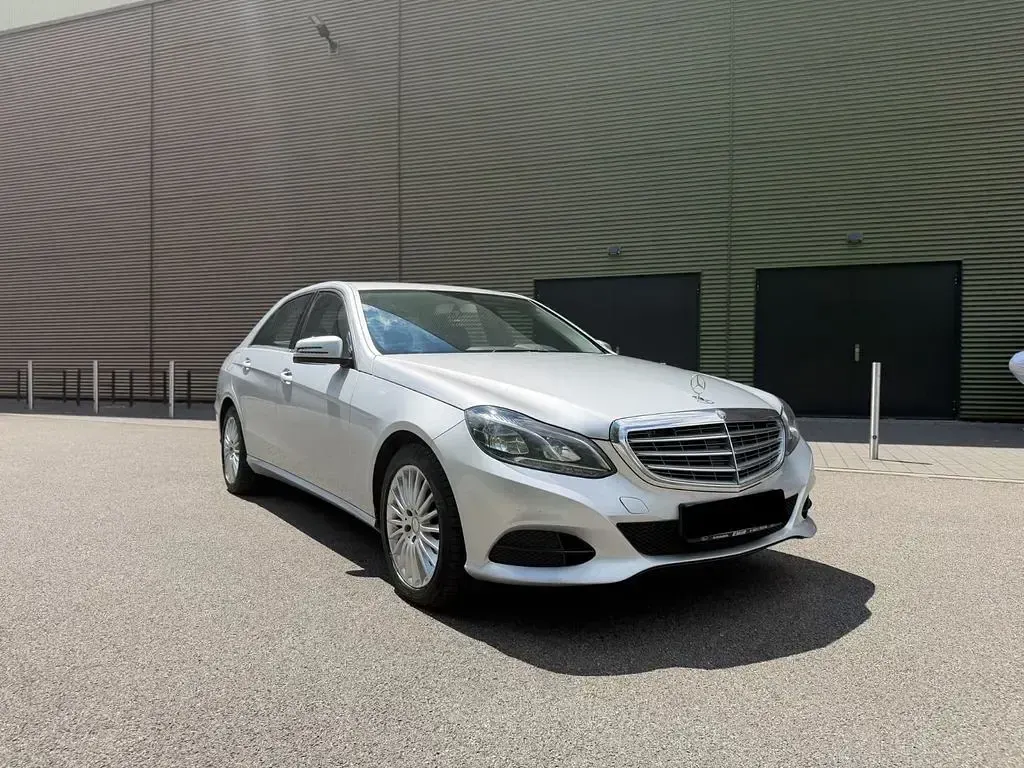 Gebraucht Mercedes E350 Elegance 258 PS (189 kW) 2015 Silber Limousine