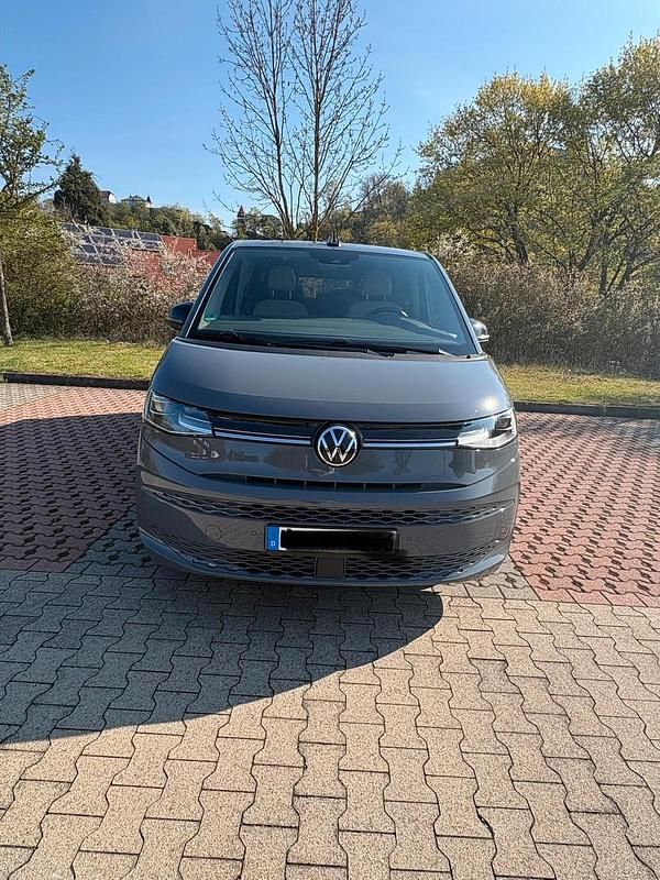 Gebraucht VW T7 Life 150 PS (110 kW) 2024 Grau Van
