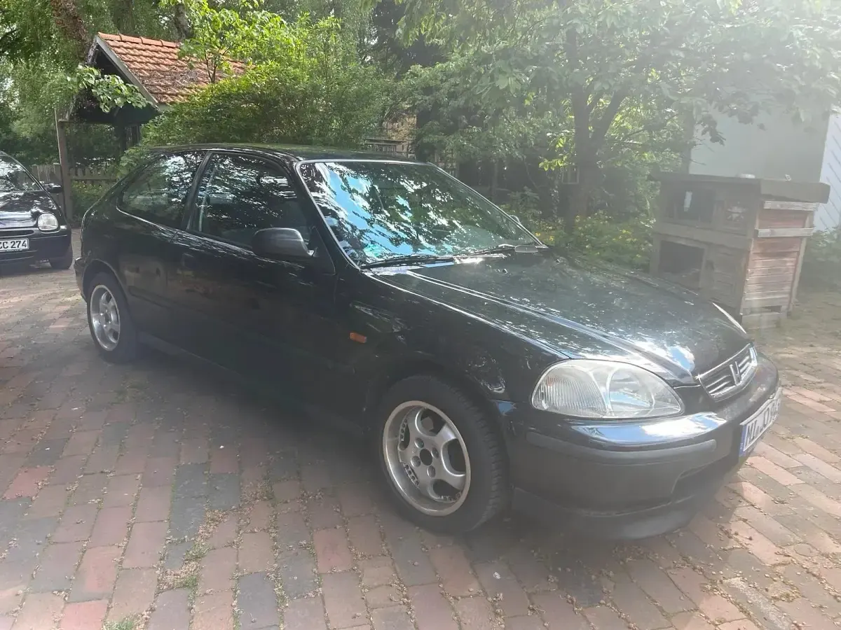 Gebraucht Honda Civic 75 PS (55 kW) 1998 Schwarz Kleinwagen