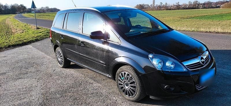 Gebraucht Opel Zafira 150 PS (110 kW) 2011 Schwarz Van / Kleinbus