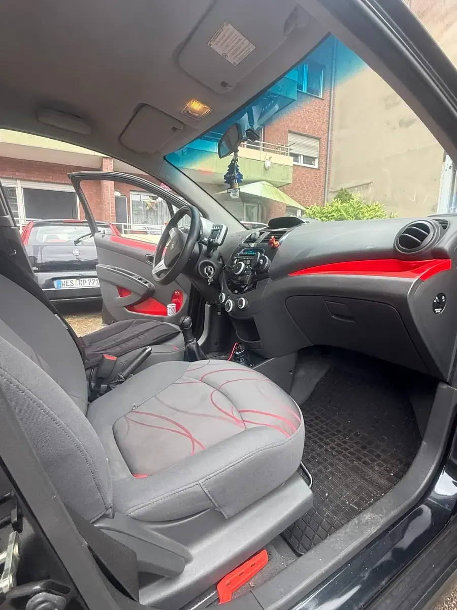 Gebraucht Chevrolet Spark 82 PS (60 kW) 2010 Schwarz Kleinwagen