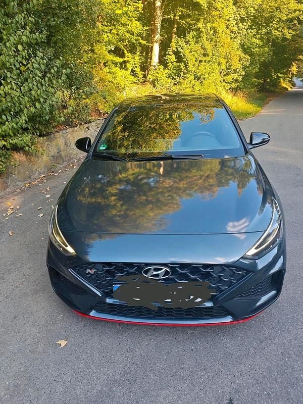 Grau Gebraucht 2022 Hyundai i30 Coupé | 27.800 € (Guter Preis) - Bild 1/4