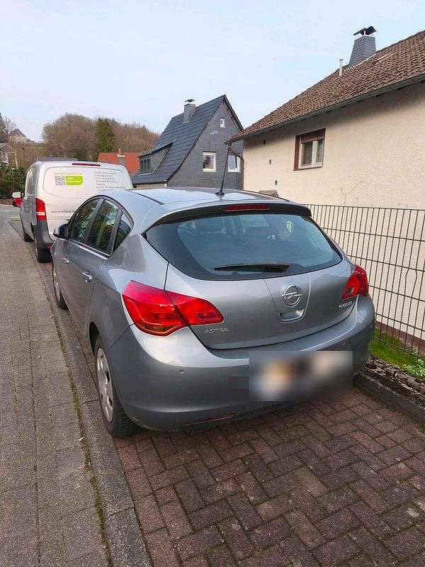 Gebraucht Opel Astra 101 PS (74 kW) 2010 Grau Kleinwagen