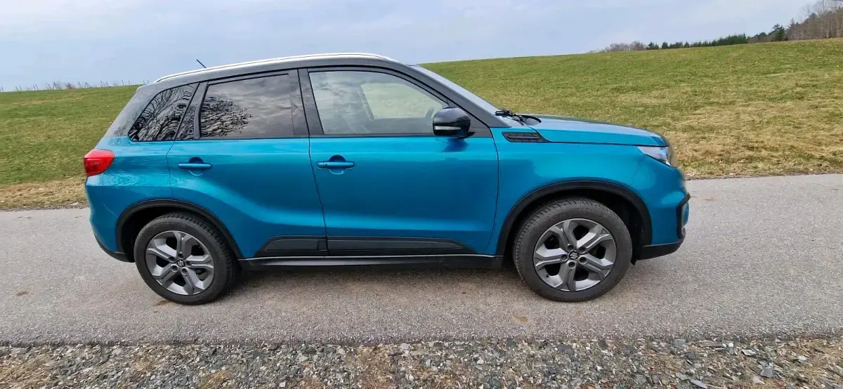 Gebraucht Suzuki Vitara 120 PS (88 kW) 2016 Blau SUV