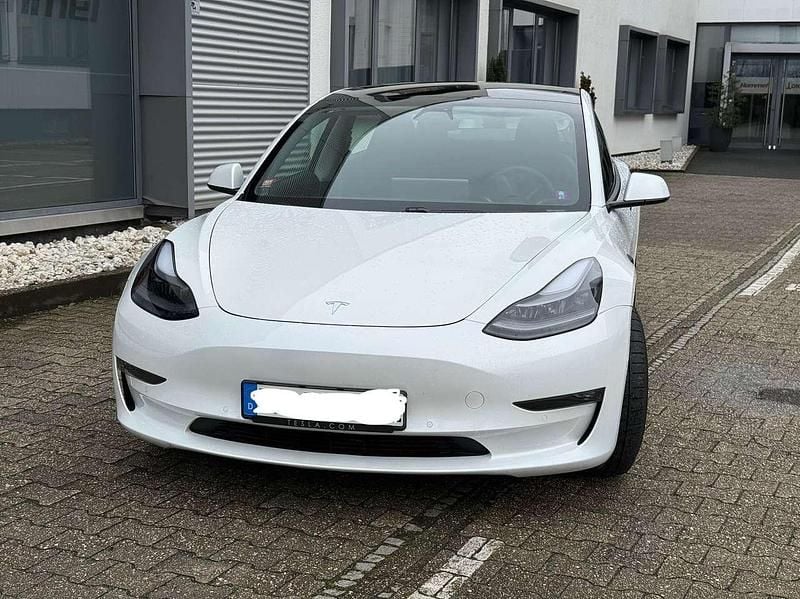 Weiß Gebraucht 2021 Tesla Model 3 Performance Limousine | 26.500 € (Guter Preis) - Bild 1/4