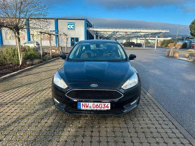 Gebraucht Ford Focus 125 PS (91 kW) 2018 Schwarz Limousine