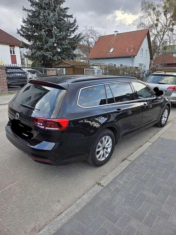 Gebraucht VW Passat Business 150 PS (110 kW) 2024 Schwarz Kombi