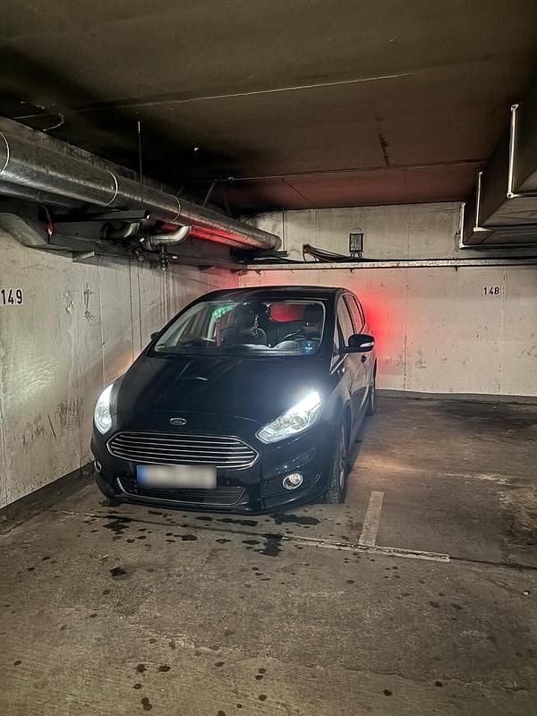 Gebraucht Ford S-MAX S 179 PS (131 kW) 2015 Schwarz Van / Kleinbus