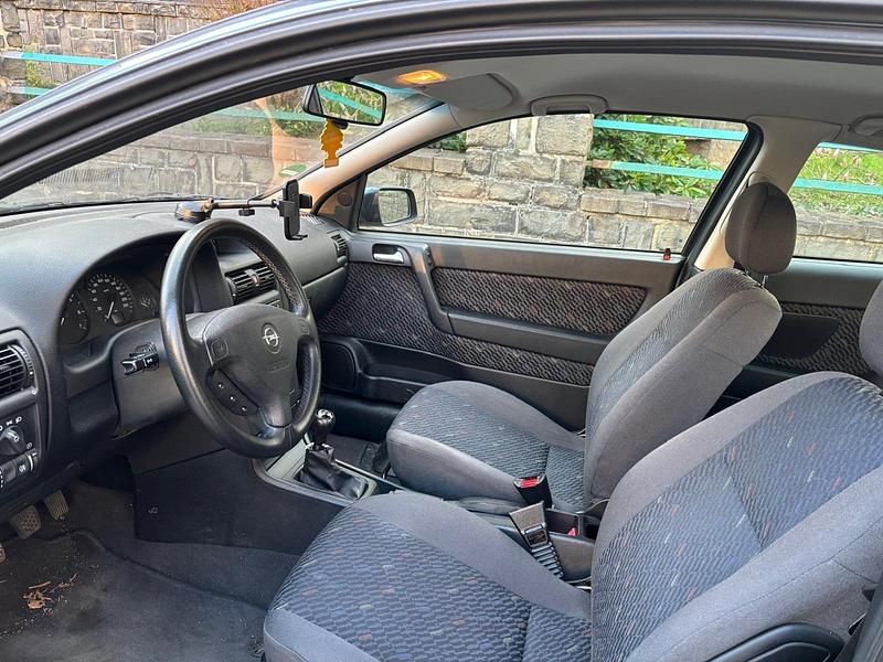 Gebraucht Opel Astra 84 PS (61 kW) 2001 Blau Coupé