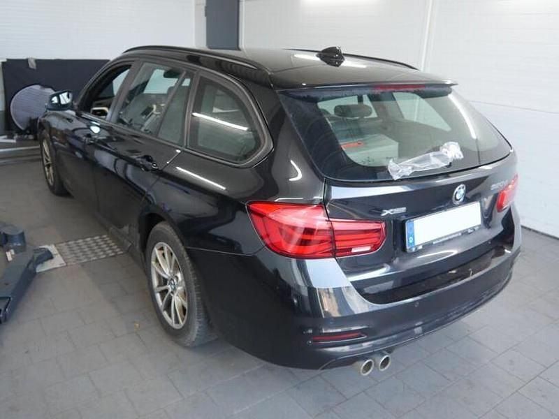Gebraucht BMW 320 Advantage 190 PS (139 kW) 2017 Schwarz Kombi