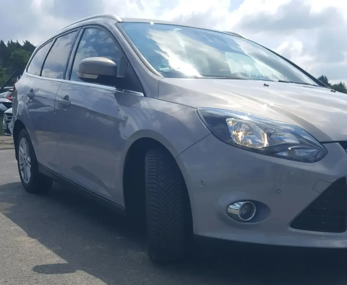 Gebraucht Ford Focus 140 PS (102 kW) 2014 Grau Kombi
