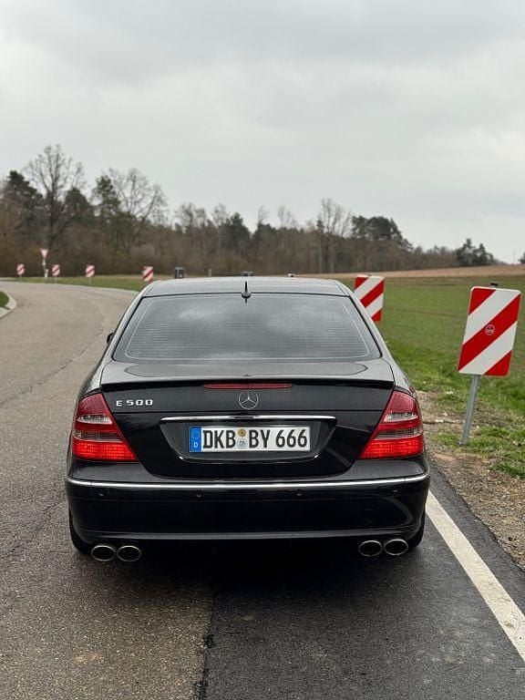 Gebraucht Mercedes E500 Avantgarde 306 PS (225 kW) 2004 Schwarz Limousine