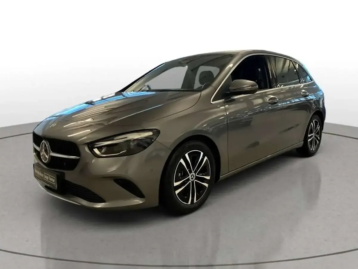 Gebraucht Mercedes B200 Progressive 150 PS (110 kW) 2025 Metalliclack mountaingrau Kleinwagen