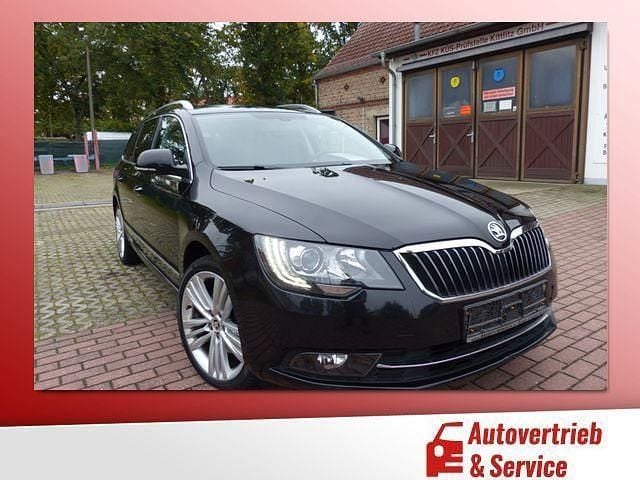 Schwarz Gebraucht 2015 Skoda Superb Kombi | 14.740 € (Fairer Preis) - Bild 1/4
