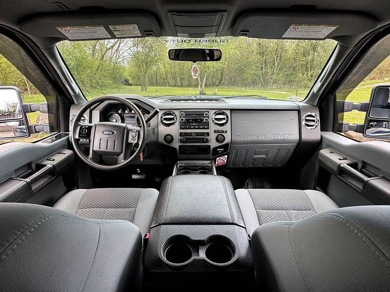 Second-hand Ford V8 XLT 405 CP (297 kW) 2012 Albastru SUV