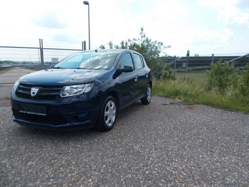 Blau Gebraucht 2016 Dacia Sandero Ambiance Kleinwagen | 5.900 € (Fairer Preis) - Bild 1/4