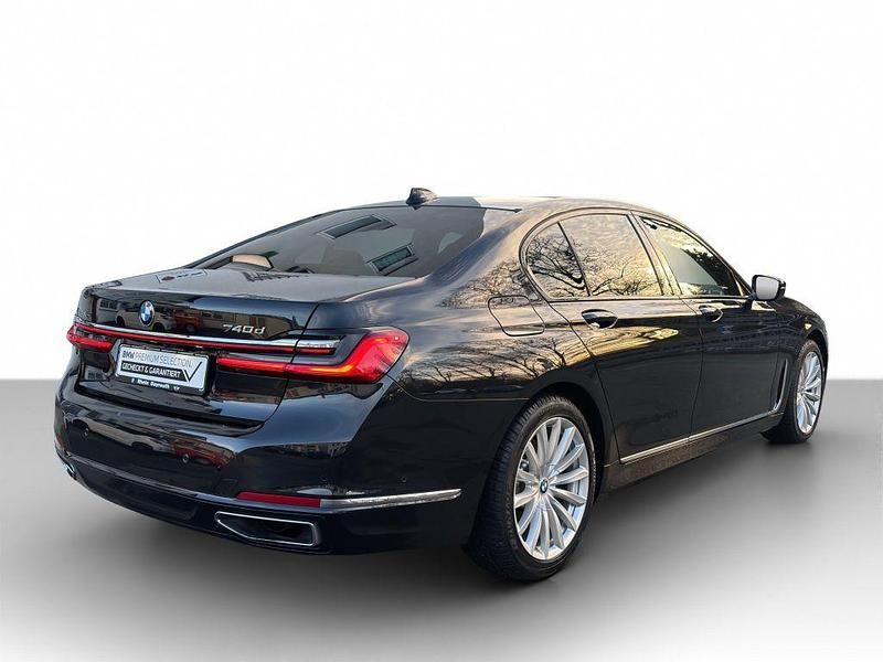 Gebraucht BMW 740 340 PS (250 kW) 2021 Black sapphire metallic Limousine