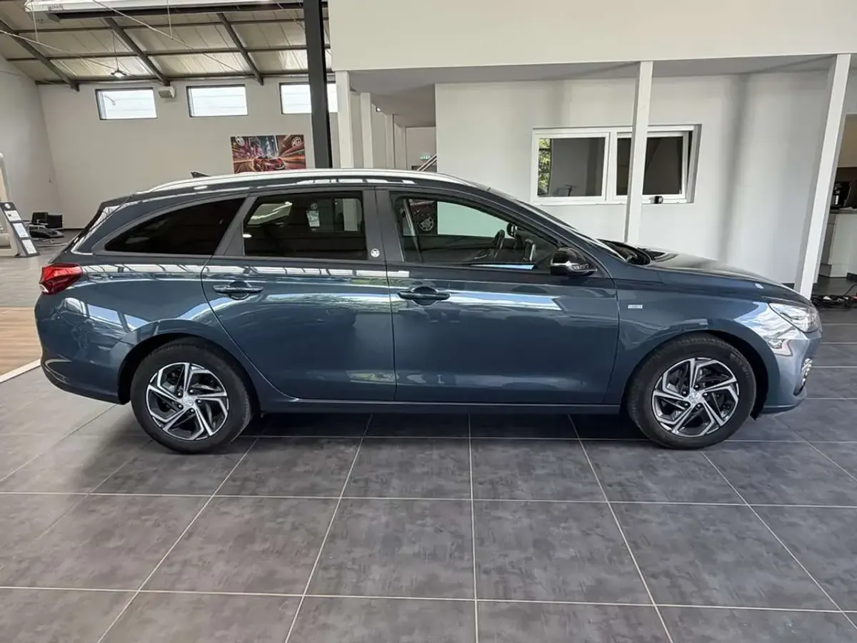 Gebraucht Hyundai i30 Edition 30 160 PS (117 kW) 2022 Teal blue Kombi