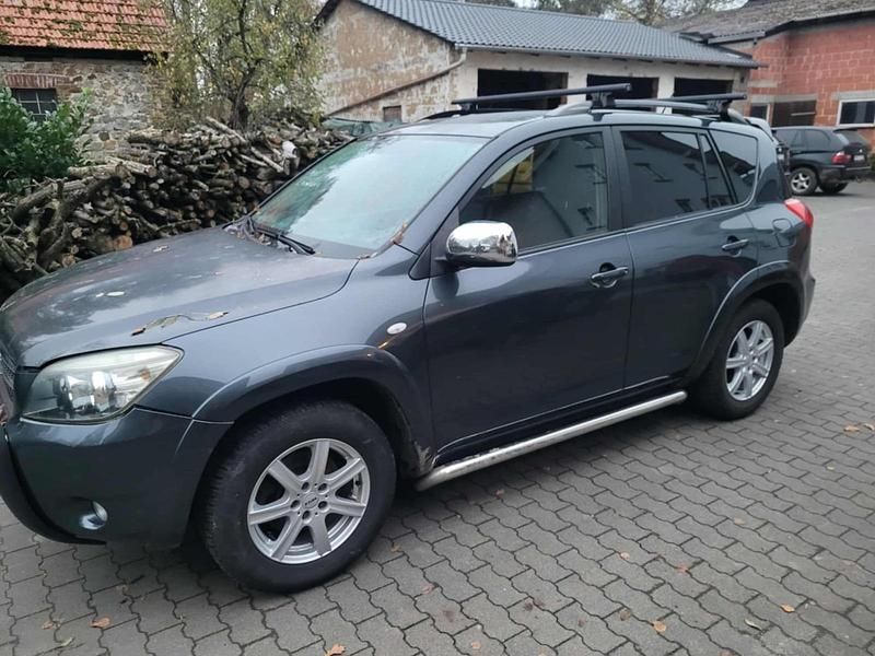 Silber Gebraucht 2007 Toyota RAV4 SUV | 3.500 € (Guter Preis) - Bild 1/4