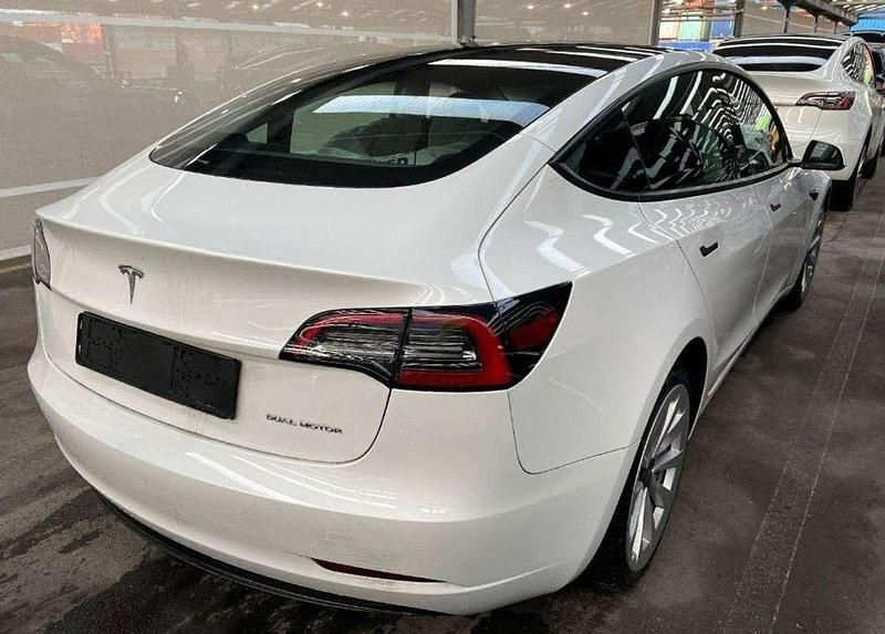 Gebraucht Tesla Model 3 366 kW (498 PS) 2023 Weiß metallic Limousine
