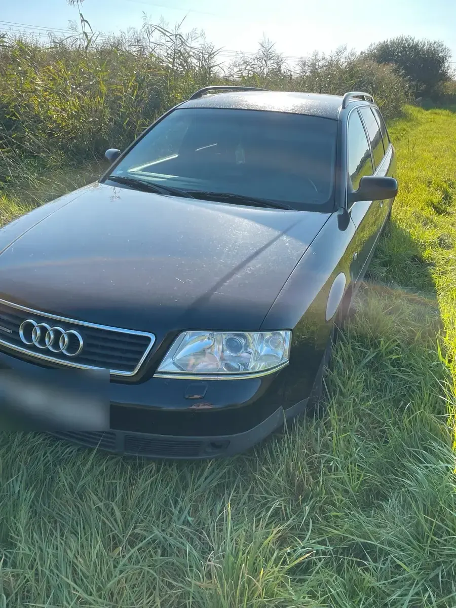 Używany Audi A6 193 KM (141 kW) 1999 Czarny Kombi
