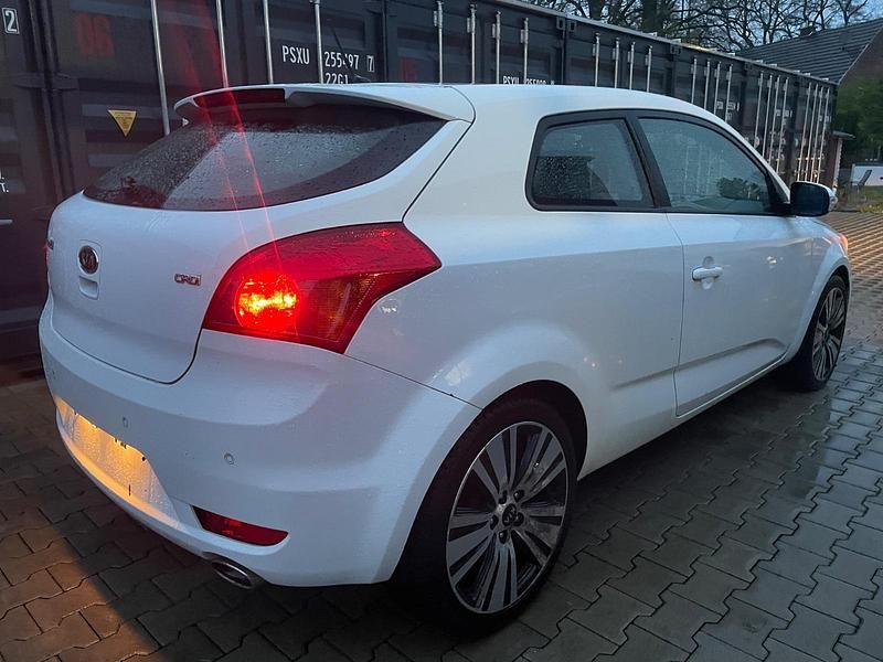 Usado Kia Ceed Spirit 128 CV (94 kW) 2011 Blanco Utilitario
