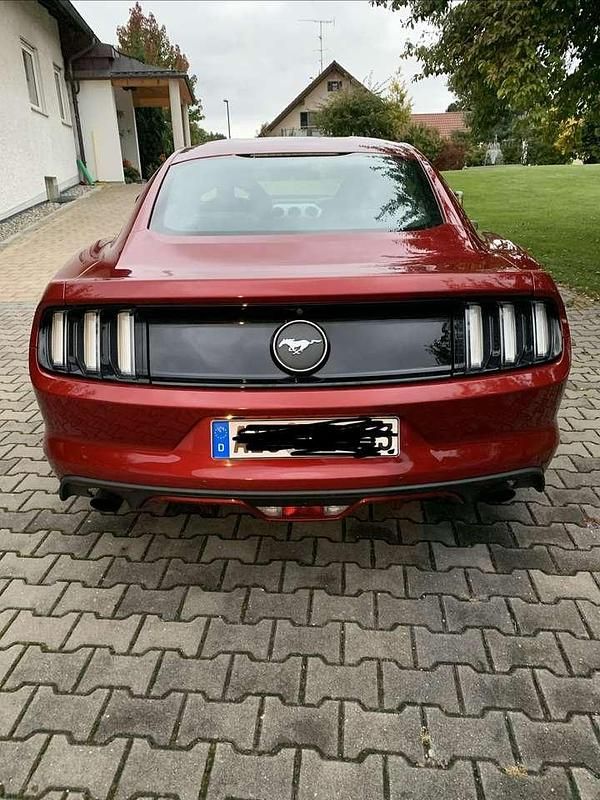 Gebraucht Ford Mustang Premium 317 PS (233 kW) 2016 Rot Coupé