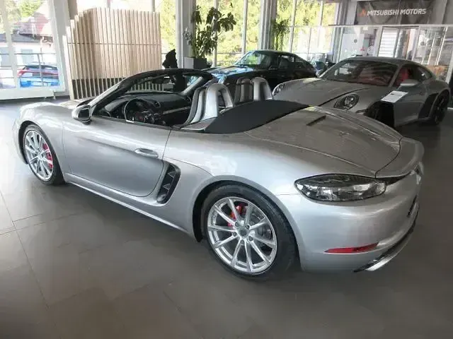 Gebraucht Porsche 718 Boxster 350 PS (257 kW) 2017 Gt silbermetallic Cabrio