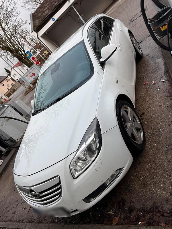 Gebraucht Opel Insignia 160 PS (117 kW) 2011 Weiß Kombi