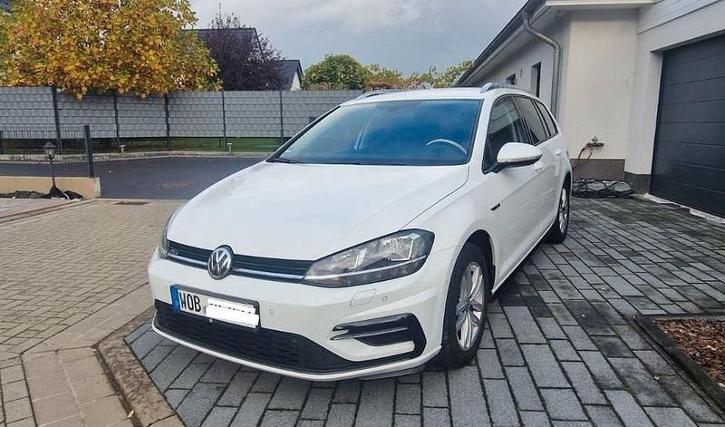 Weiß Gebraucht 2021 VW Golf VIII R-line Kombi | 18.650 € (Superpreis) - Bild 1/4