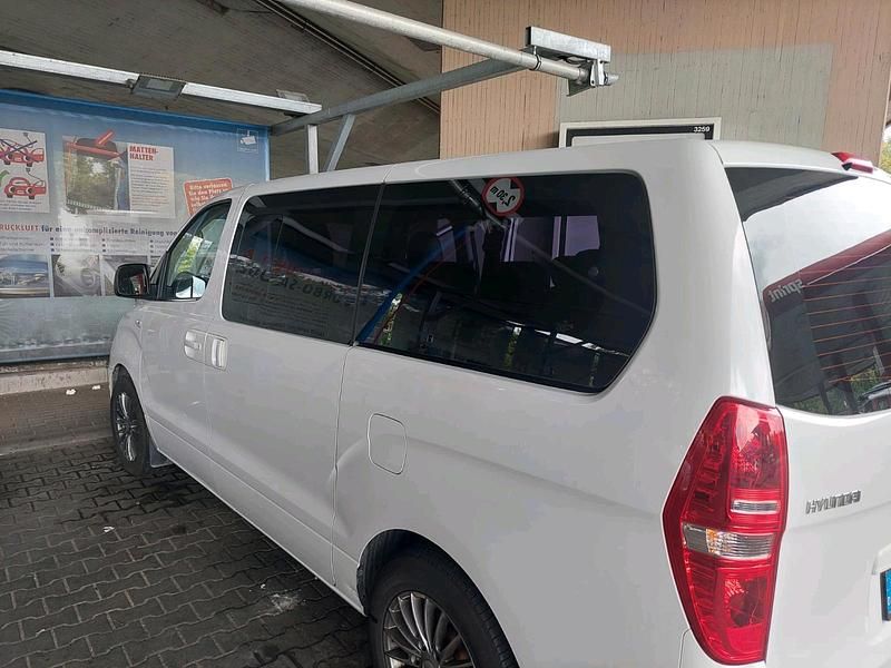 Gebraucht Hyundai H-1 170 PS (125 kW) 2013 Weiß Van / Kleinbus