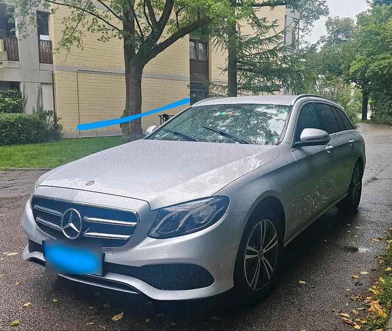 Silber Gebraucht 2020 Mercedes E220 Kombi | 28.500 € (Superpreis) - Bild 1/4