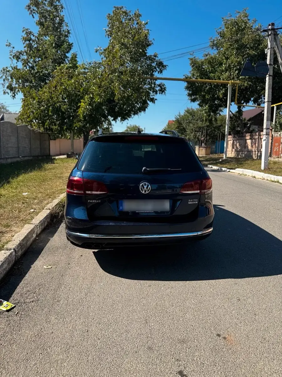 Gebraucht VW Passat 140 PS (102 kW) 2012 Blau Kombi